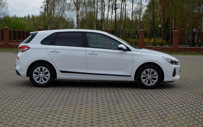 Hyundai I30 cena 46900 przebieg: 145000, rok produkcji 2018 z Sochaczew małe 326